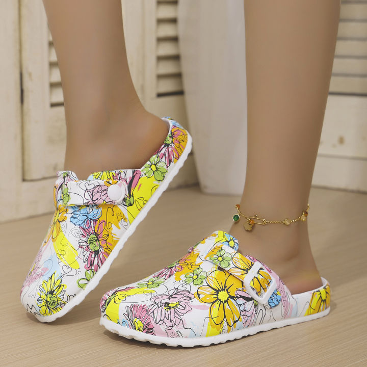 New%20Women's%20Slip-On%20Sandals%20Fashionable%20Artistic%20Chrysanthemum%20Print%20Comfortable%20and%20Durable%20Wedge%20Heel%20with%20Wear-Resistant%20Desi%20-%20Image%204