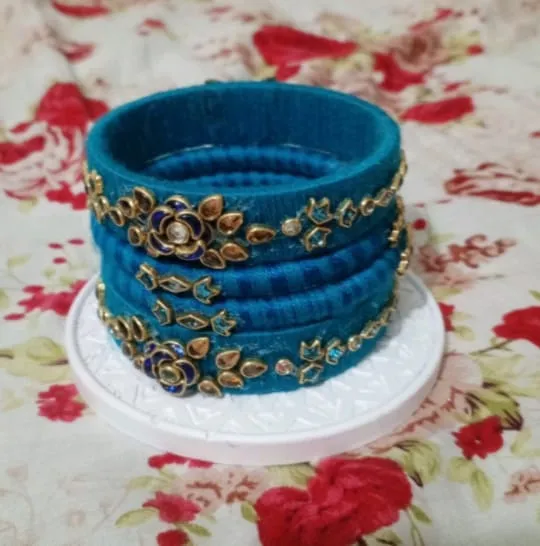 Hand%20made%20churi/%20%E0%A6%B9%E0%A6%BE%E0%A6%A4%E0%A7%87%E0%A6%B0%20%E0%A6%A4%E0%A7%88%E0%A6%B0%E0%A6%BF%20%E0%A6%9A%E0%A7%81%E0%A6%B0%E0%A6%BF%20-%20Image%202