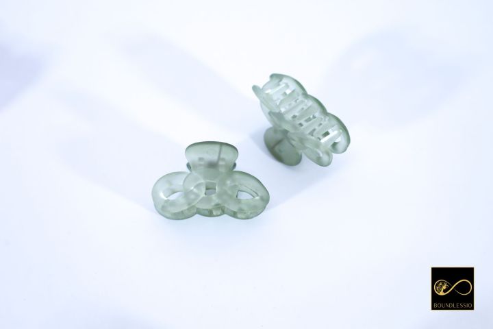 (2%20piece)%20Mini%20hair%20claw%20clip%20from%20BOUNDLESSIO%20-%20Image%203