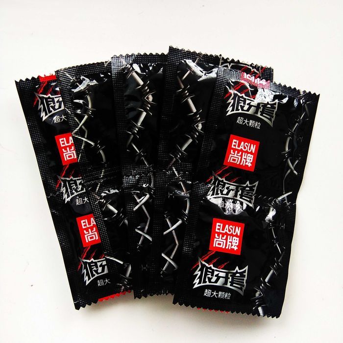 5Pcs%20Super%20Dotted%20Large%20Spiked%20Condoms%20Supplies%20Natural%20Rubber%20Special%20Condoms%20Lubricated%20Peniss%20Sleeve%20For%20Men%20-%20Image%203