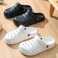 Fashion Women Slippers New Summer Slippers Outdoor Beach Slippers Classic Soft Men Garden Slippers Home Men Clogs Slippers. 