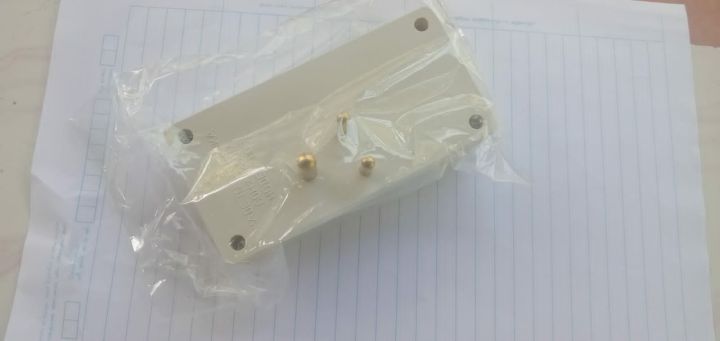 Multi%20Plug%20-%20Multi%20Socket%20%20-%20Universal%20Multi%20Plug%20-%20Travel%20Adapter%20-%20Image%204