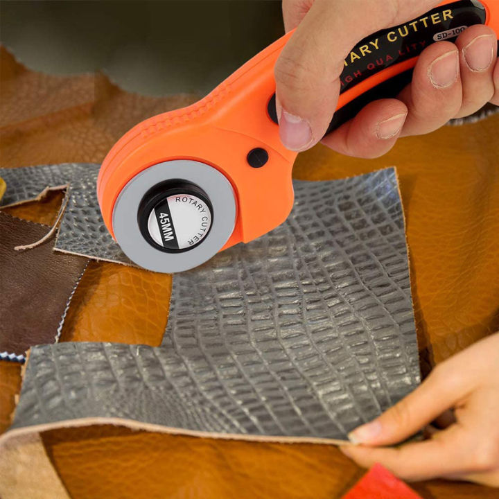 45mm%20Ergonomic%20Rotary%20Fabric%20Cutter%20For%20Fabric%20Card%20Paper%20Sewing%20Quilting%20Roller%20Fabric%20Cutting%20Tailor%20Scissors%20Clothes%20DIY%20Tool%20-%20Image%205