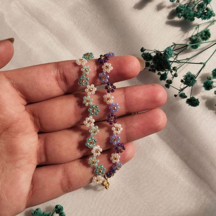 zigzag flower bracelets | Beaded bracelets | Handmade jewellery | Flower bracelets