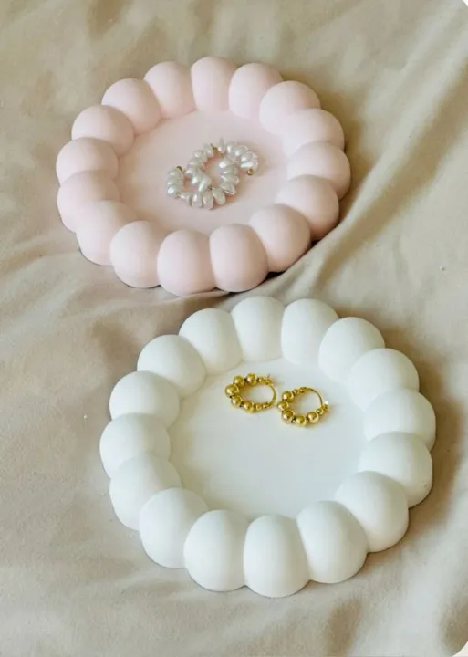 bubble%20tray,%20bubble%20tray%20for%20jewelry,%20handmade%20concrete%20tray,%20home%20decor%20ideas,%20candle%20dish%20-%20Image%204