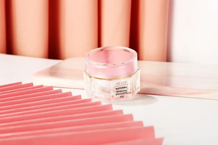 Natural%20Pearl%20Whitening%20&%20Anti%20Aging%20Cream%20-%20Image%202