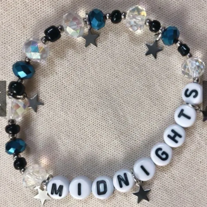 customise%20name%20bracelet%20charms%20bracelet%20with%20name%20beads%20-%20Image%204