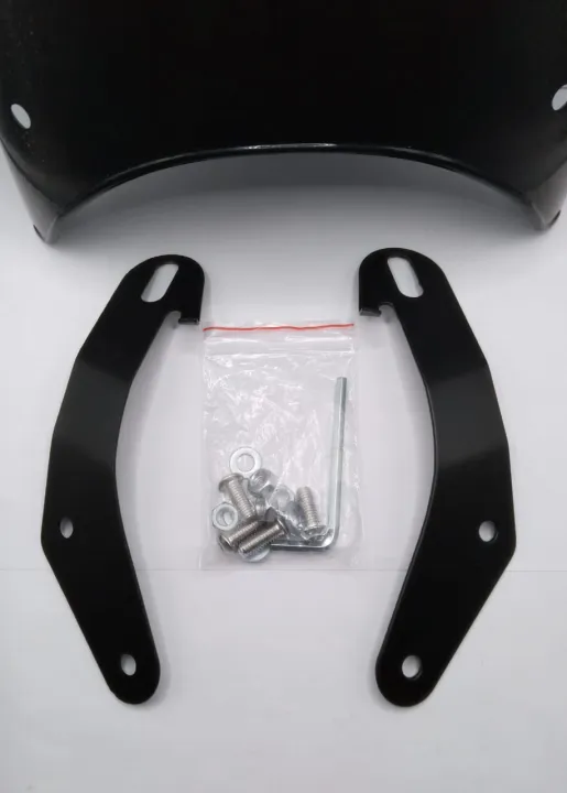 Retro%20Windshield%20for%20any%20Bike%20/%20Windshield%20available%20for%20round%20shape%20headlights%20/%20Retro%20Windshield%20-%20Image%205