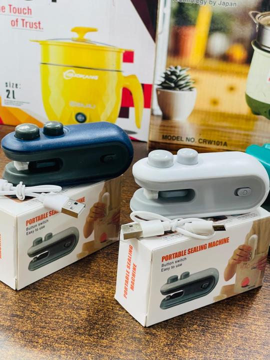 PORTABLE%20SEALING%20MACHINE%20Keep%20Your%20Food%20Fresh%20&%20Safe%20Anytime!%20%20Reseal%20opened%20packets%20easily%20-%20Image%204