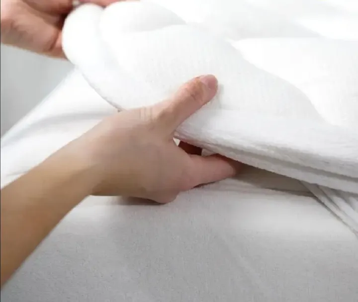 Good%20Quality%20Mattress%20Topper%20For%20Comfortable%20and%20Stylish%20Bed%20-%20Image%208