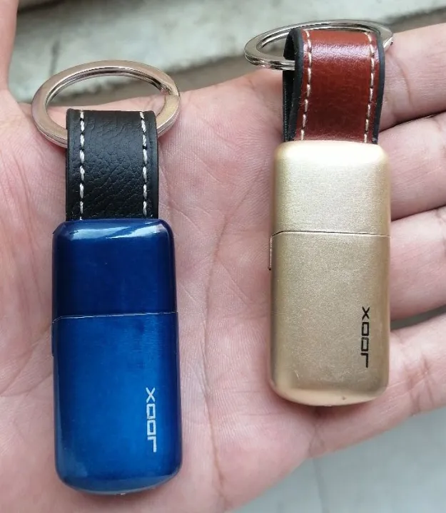 Keychain%20with%20lighter%20-%20Image%202