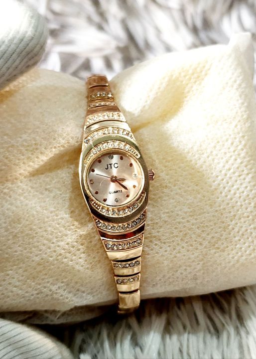 Elegant Analog Beautiful Watch For Ladies