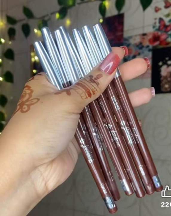 Dark%20brown%20lip%20liner%20for%20bold%20lips%20-%20Image%202