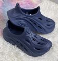 New Comfortable Summer Couple Hole Crocs SuperClogs Outdoor Beach Shoes Soft-Soled Non-Slip Breathable Sandals for Men. 