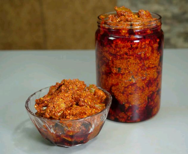 Mango%20Pickle,%20Aam%20Ka%20Achar,%20Kairi%20Ka%20Chatpata%20Achar(with%20Mustard%20Oil%20)%20-%20Image%203