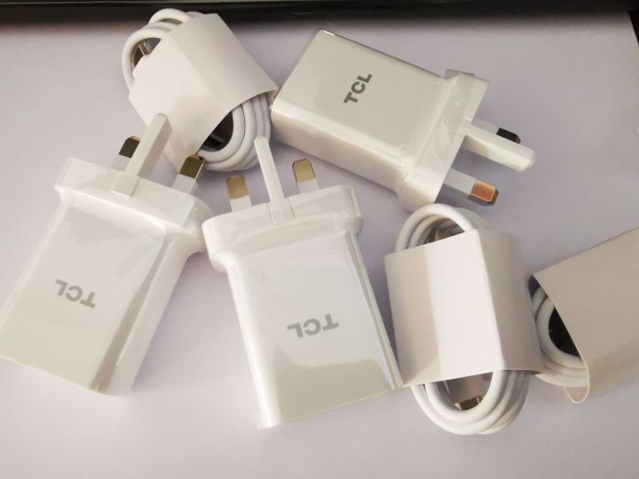 TCL%20Fast%20Charger%20with%20type%20c%20fast%20cable%20-%20Image%202
