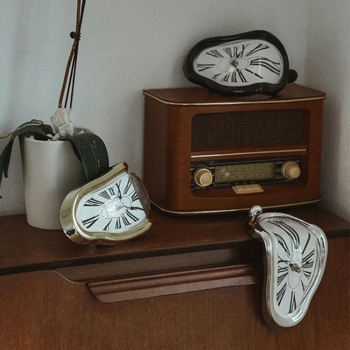 Vintage%20Silver%20Twisted%20Melting%20Clock%20Creative%20Melting%20Right-angle%20Silent%20Clock%20Decoration%20Home%20Office%20-%20Image%204