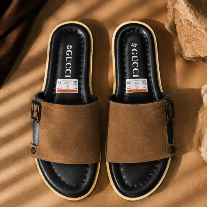 Premium%20Designer%20Style%20Men's%20Black%20Comfortable%20Casual%20Slipper%20-%20Image%202
