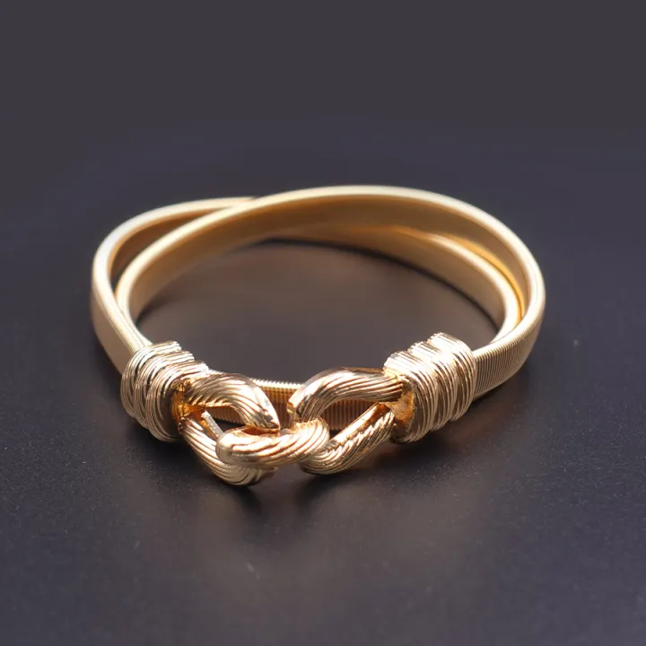 Elegant%20Summer%20Waist%20Chain%20-%20Adjustable%20Stretch%20Metal%20Belt%20for%20Dresses,%20Holiday%20&%20Date%20Night%20Jewelry%20-%20Image%202