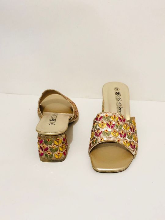 Ladies%20Heel%20Shoes%20with%20Embroidery%20Work%20lace%20%7C%20Embrodary%20Lace%20-%20Image%204