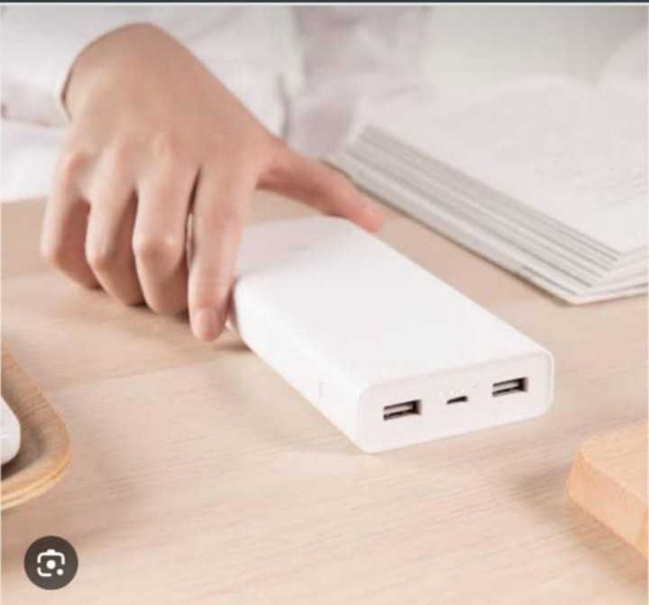 power%20bank%2020000%20mh%203%20ports%20at%20the%20charge%20-%20Image%202