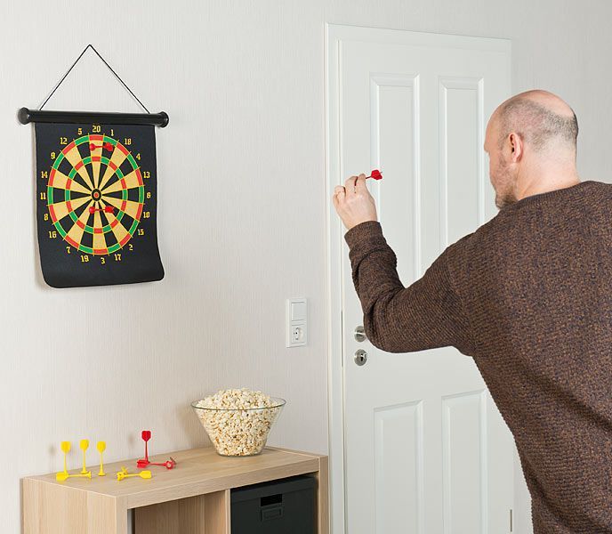 2%20in%201%20Magnet%20Dart%20Foldable%20And%20Portable%20Board%20Game%20With%206%20%20Target%20Arrows%20-42'*36''1%20-%20Image%202