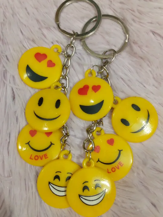 Wonderful%20Key%20Ring%20with%20Cute%20Emoji%20Design%20Pack%20of%202%20-%20Image%204