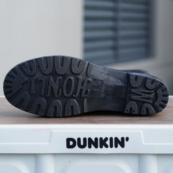 Outdoor%20Lightweight%20Work%20Commuting%20Waterproof%20and%20Anti%20Slip%20Rain%20Shoes%20-%20Image%202