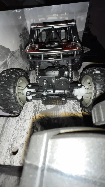 Stunt%20Car/Monster%20Car/%20Off%20Road%20Truck%20Metal%20Body%20Rechargeable%20Car,%20Remote%20Control%20-%20Image%207