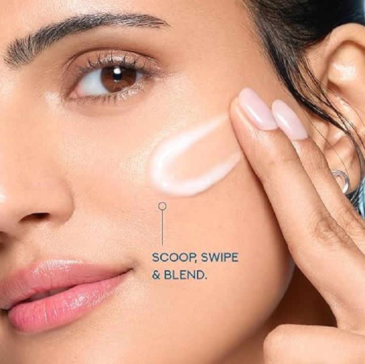 Pond's%20Hydra%20Miracle%20%20super%20gel%20Oil%20Free%20Moisturiser%20With%20Hyaluronic%20Acid%20+%20Vitamin%20E%20-%20100%20ml%20(Indian)%20-%20Image%205