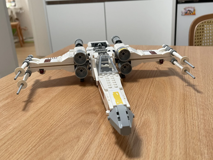 New%20MOC%20Space%20Battle%20X%20Spaceship%20Vehicle%20Building%20Blocks%20Model,%20Home%20Decor%20Ornament,%20Festival%20%20-%20Image%202
