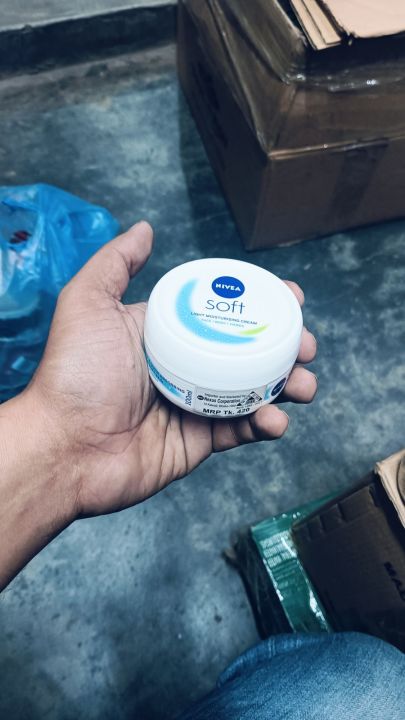 Nivea%20Soft%20Moisturising%20Cream%20100ml%20-%20Image%205