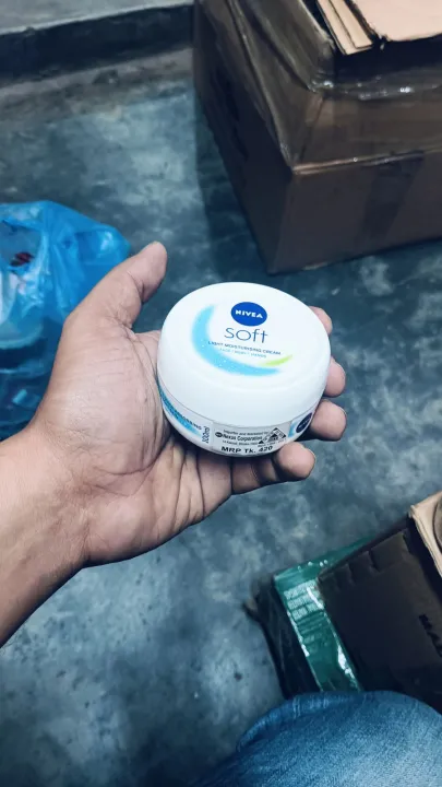 Nivea%20Soft%20Moisturising%20Cream%20100ml%20-%20Image%205