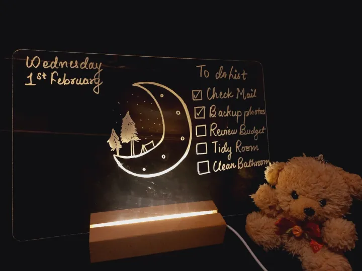 DIY%20Led%20Light%20Board%20With%20White%20Marker%20-%20Image%203