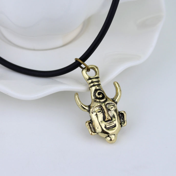 Dean's%20pendant%20necklace%20in%20Supernatural,%20an%20evil%20force%20-%20Image%204