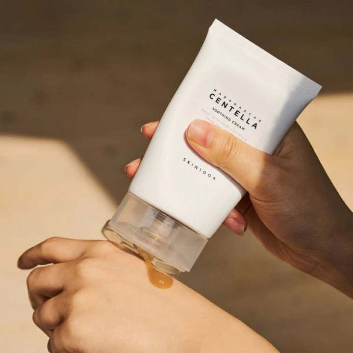 Skin%201004%20Madagascar%20Centella%20Soothing%0ACream%2075ml%20-%20Image%205