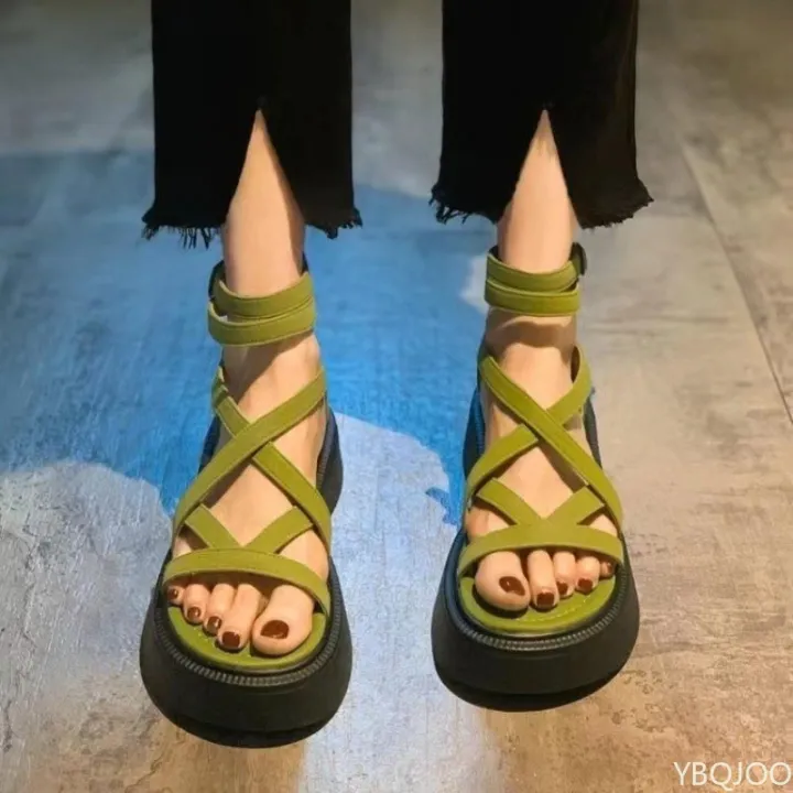 Fashionable%20Thick%20Bottom%20Sponge%20Cake%20Bottom%20Sandals%20for%20Women's%20Summer%20Style%20Versatile%20Hollow%20Cross%20Fine%20Strap%20Zipper%20Sandals%20-%20Image%203
