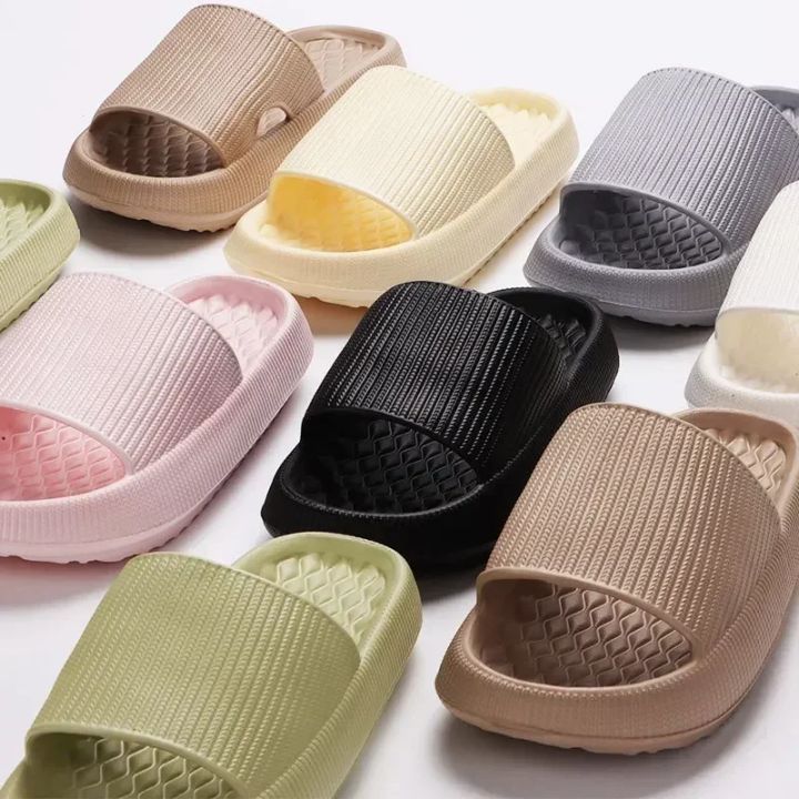 Women's%20Thick%20Platform%20Cloud%20Slippers%20EVA%20Soft%20Sole%20Pillow%20Slides%20Summer%20Beach%20Flip%20Flops%20Women%20Non%20Slip%20Bathroom%20Home%20Slippers%20-%20Image%204