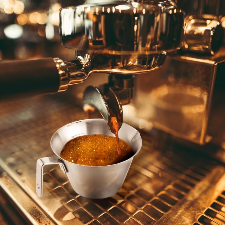 304%20Stainless%20Steel%20Espresso%20Shot%20Cup%203.4%20oz/%20100%20ml%20Espresso%20Measuring%20Cup%20with%20Spout%20and%20Handle%20Scale%20Metal%20Coffee%20-%20Image%204