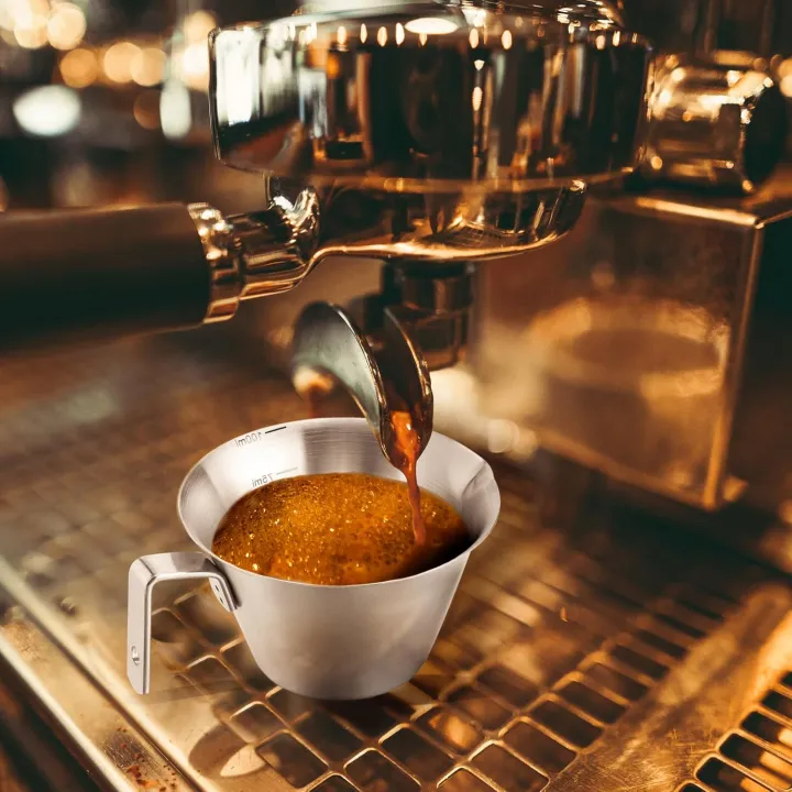 304%20Stainless%20Steel%20Espresso%20Shot%20Cup%203.4%20oz/%20100%20ml%20Espresso%20Measuring%20Cup%20with%20Spout%20and%20Handle%20Scale%20Metal%20Coffee%20-%20Image%204