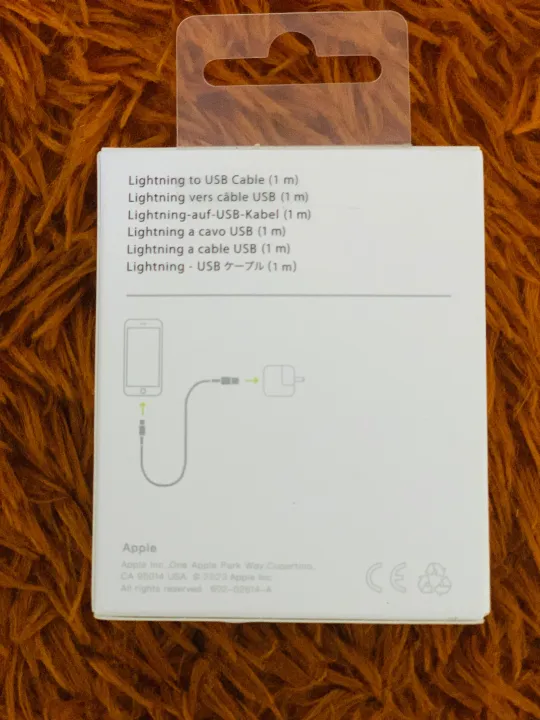 Apple%20iPhone%20Lightning%20Cable%20-%20Image%202