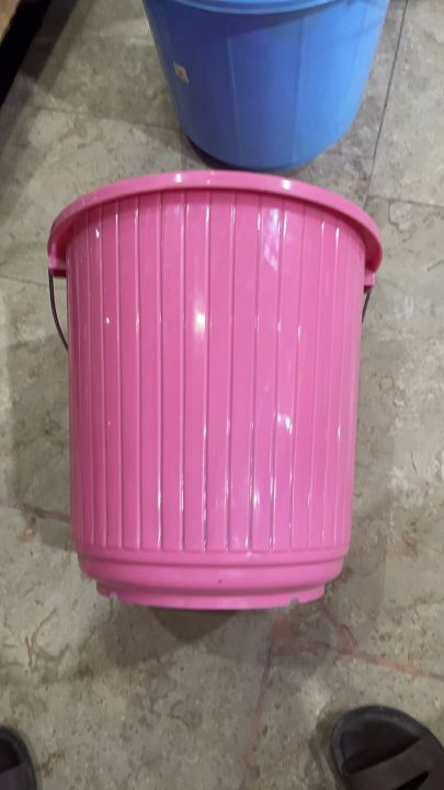 Plastic%20Bucket%20Family%20-%20Image%202