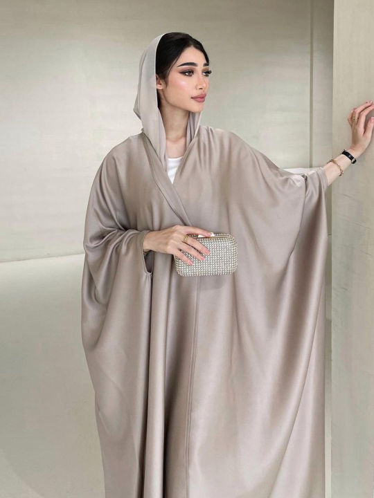 Middle Eastern Muslim Robe Fashion Soft Light Satin Bat Sleeves Long Sleeved Coat Women's Arabic Robe
