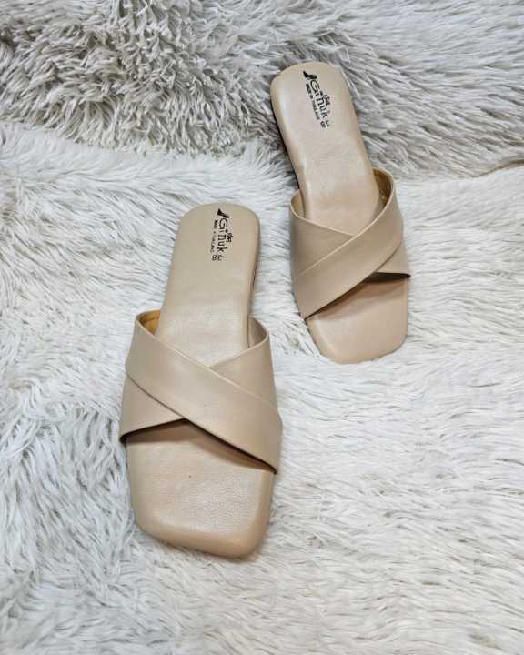 Flat%20Sandals%20For%20Women%20Fashionable%20Flat%20Shoes%20For%20Regular%20Use%20-%20Image%202