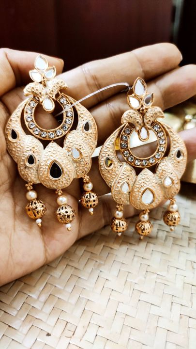 Gold Kundan Earrings Rinaika Kundan Earrings – Phuljhadi