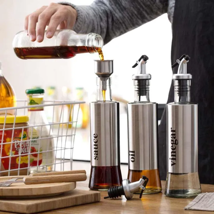 Oil%20and%20Vinegar%20Dispenser%20Bottle%20Oil%20Bottle%20Household%20Soy%20Sauce%20Bottle%20Seasoning%20Bottle%20Oil%20Vinegar%20Pot-500ml-oil%20jar-life%20style%20mall%20-%20Image%204