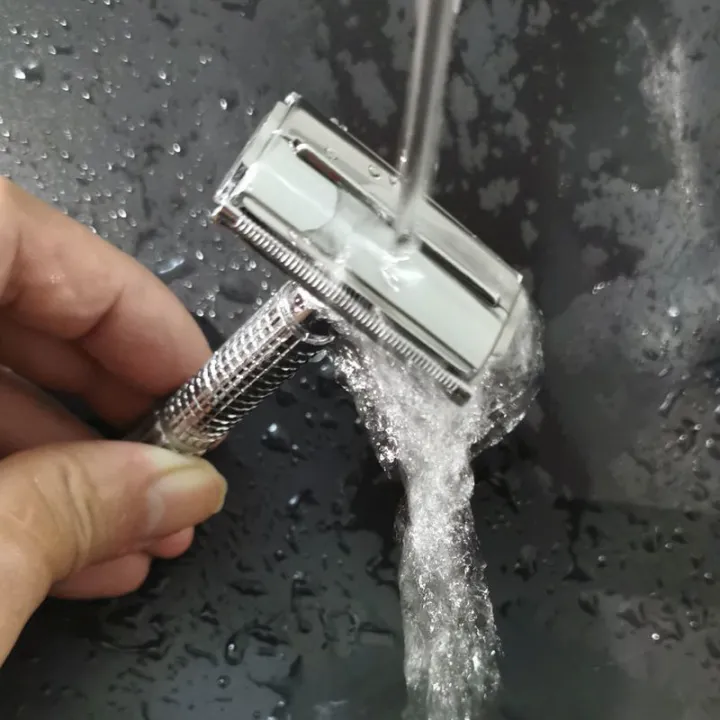 Shaver%20for%20ladies%20manual%20hair%20removal%20to%20armpit%20hair,%20leg%20hair,%20private%20parts,%20male%20lip%20hair,%20razor%20blades,%20Gillette%20shaving%20cream%20-%20Image%203