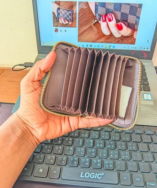 Fashionable%20Wallet%20with%20Card%20Wallet%20for%20Men/Women%20-%20Image%206