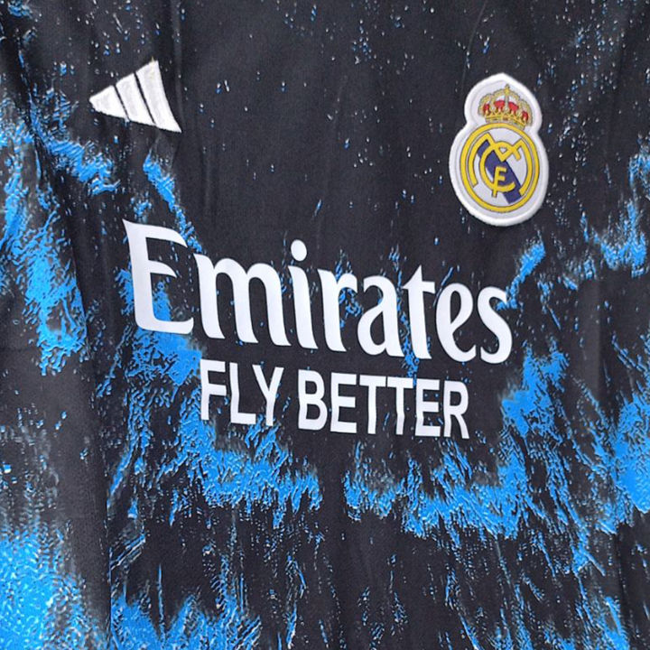 Real%20madrid%20new%20galaxy%20kit%20full%20sleeves%20jersey%2024/25%20-%20Image%203