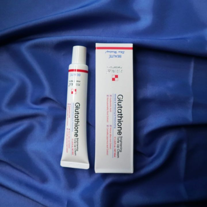 Glutathione%20Brightening%20Tone%20Up%20Cream%20-%20Image%207